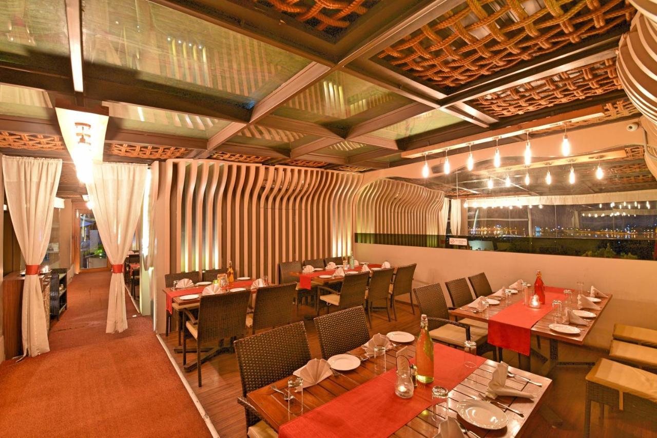 Hotel Surya Plaza Kota  Bagian luar foto
