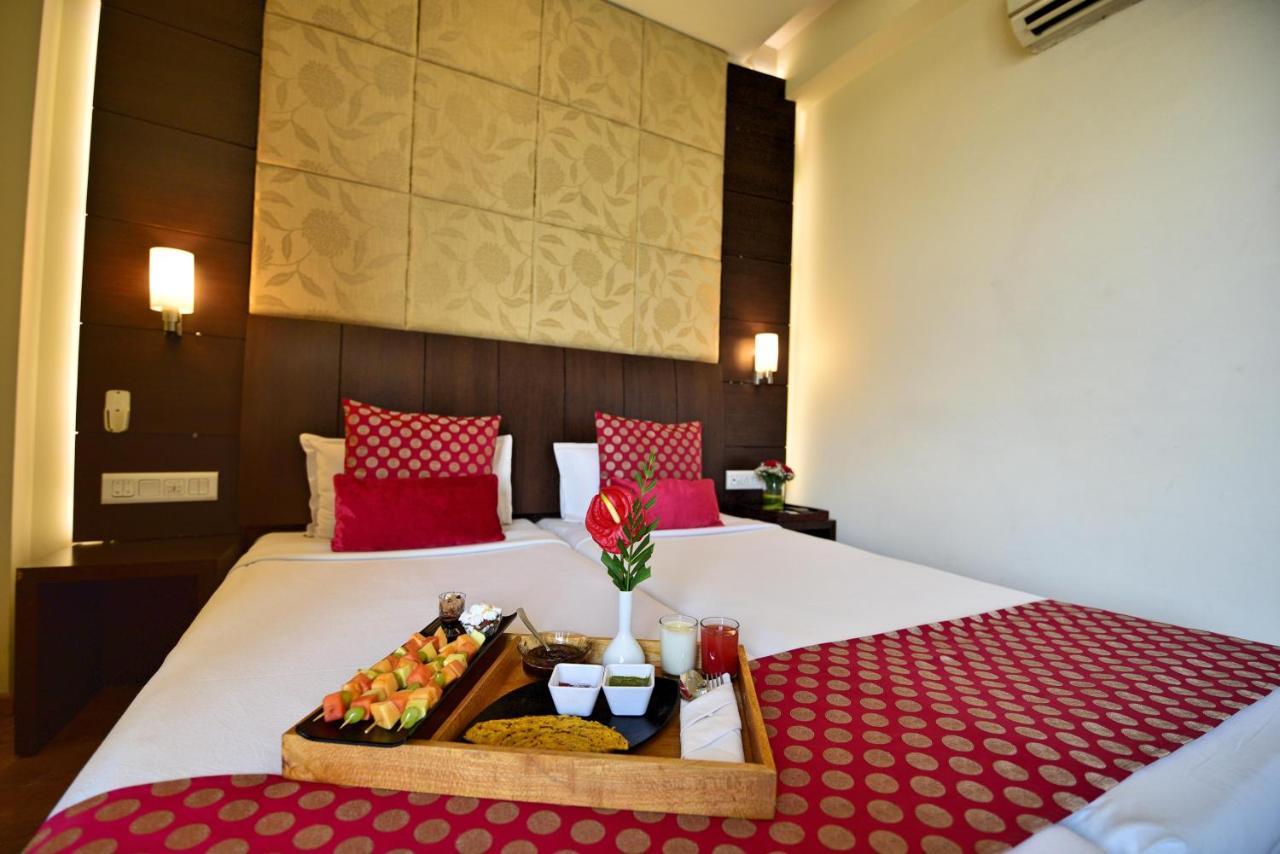 Hotel Surya Plaza Kota  Bagian luar foto