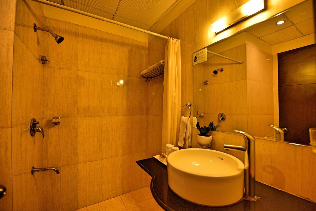 Hotel Surya Plaza Kota  Bagian luar foto