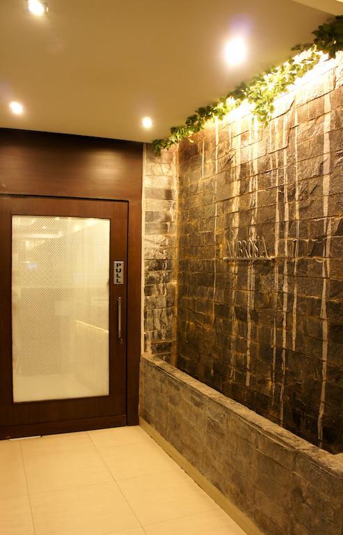 Hotel Surya Plaza Kota  Bagian luar foto