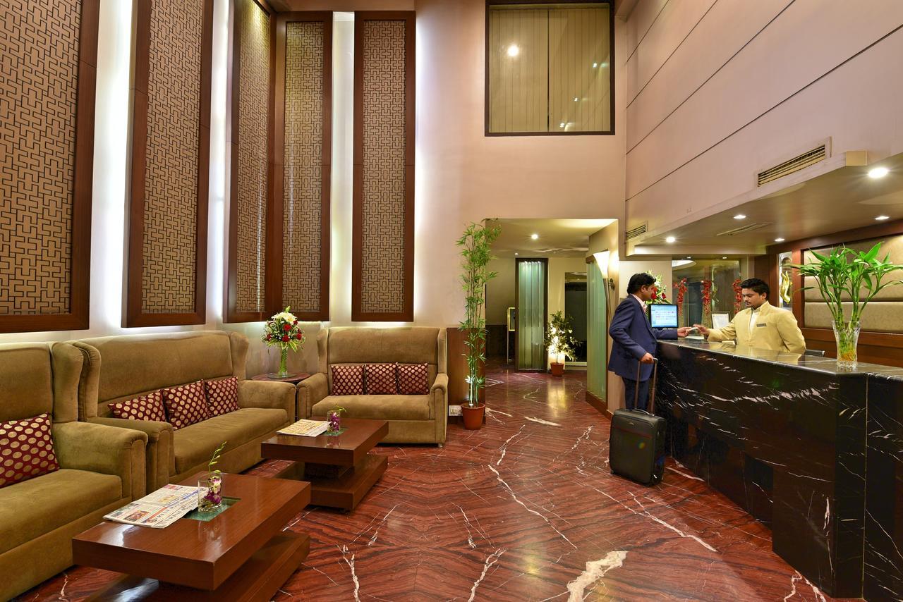 Hotel Surya Plaza Kota  Bagian luar foto