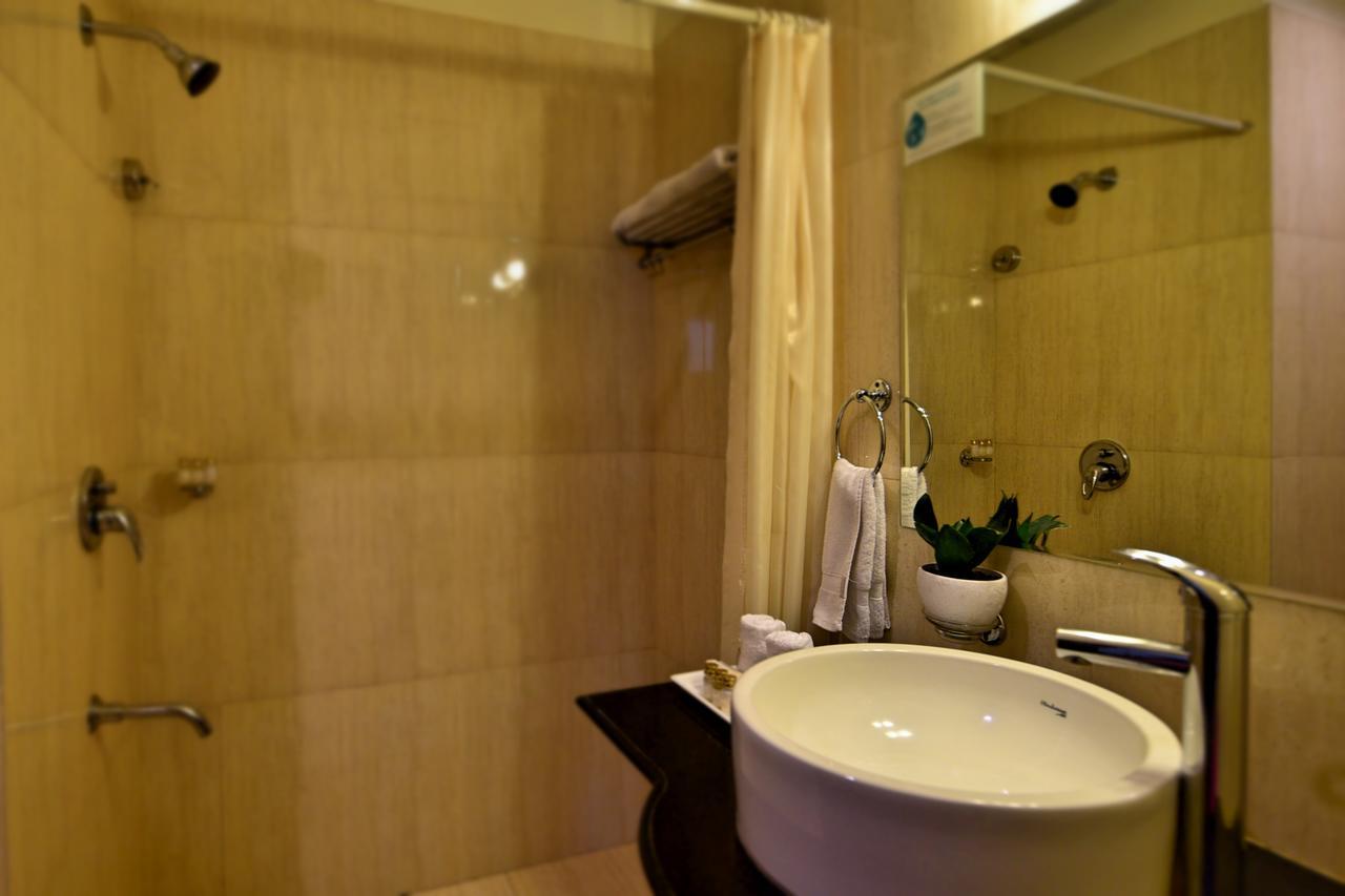 Hotel Surya Plaza Kota  Bagian luar foto