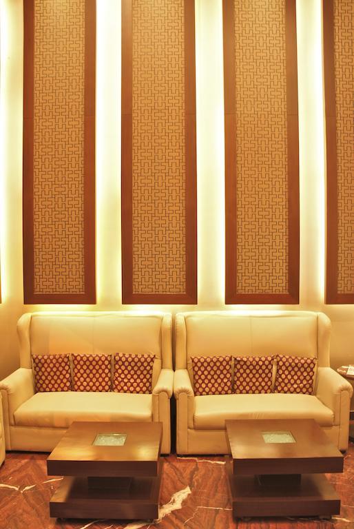 Hotel Surya Plaza Kota  Bagian luar foto